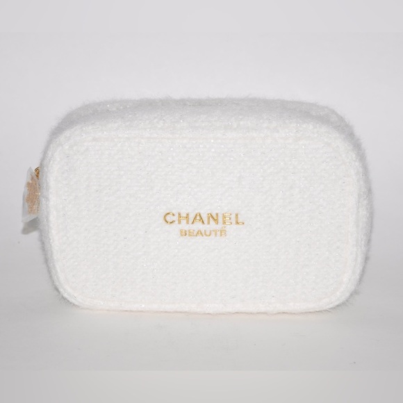 Authentic CHANEL Makeup Bag Holiday 2024 White Snowflake Cosmetic Bag New - Picture 1 of 6